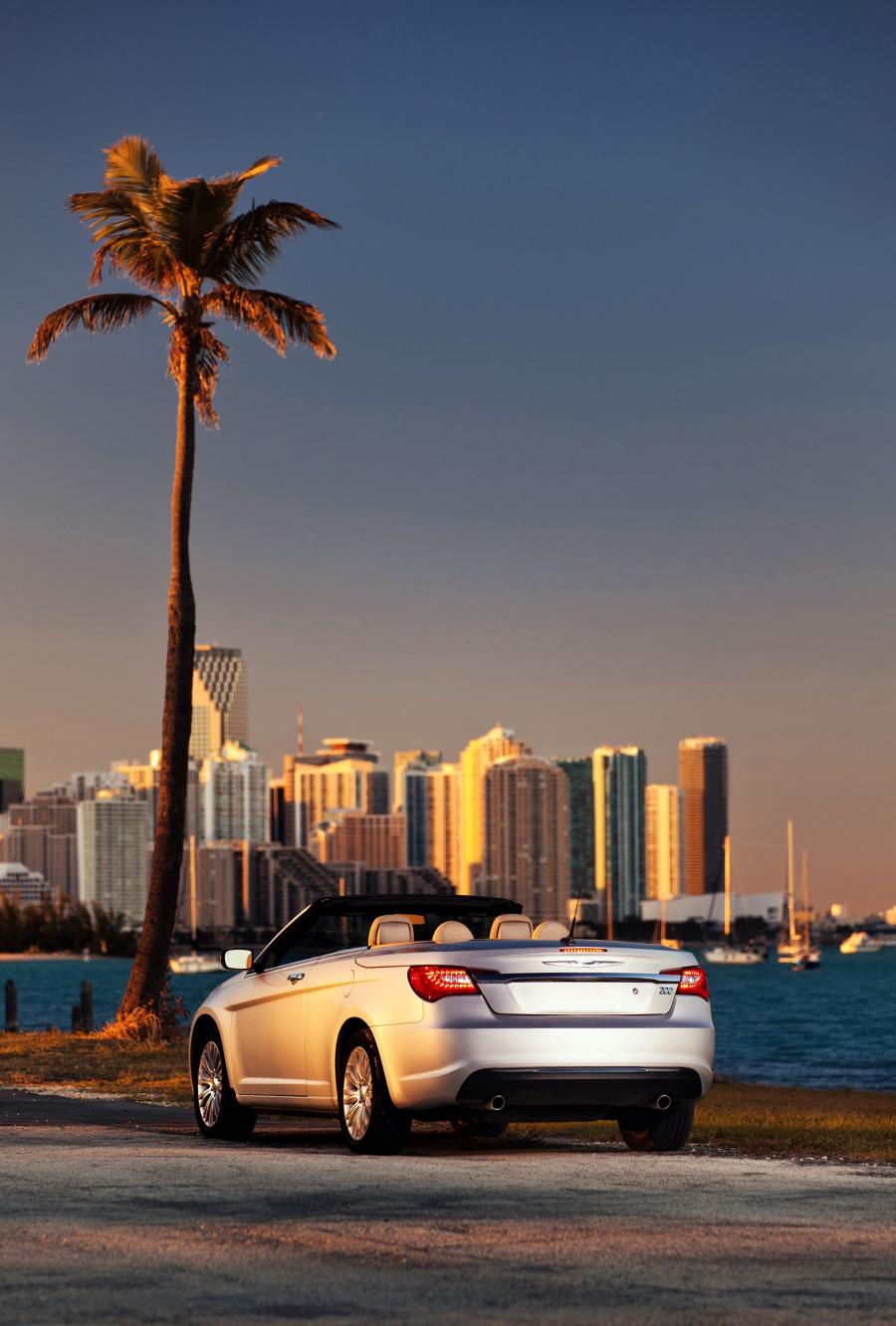  Chrysler 200 Convertible 2011 года  (фото 57 из 73)